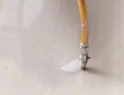晋中市瓷砖空鼓维修公司专业解答在瓷砖铺贴过程中，如果使用的砂料过粗（如全部使用了粗砂），可能会导致以下问题